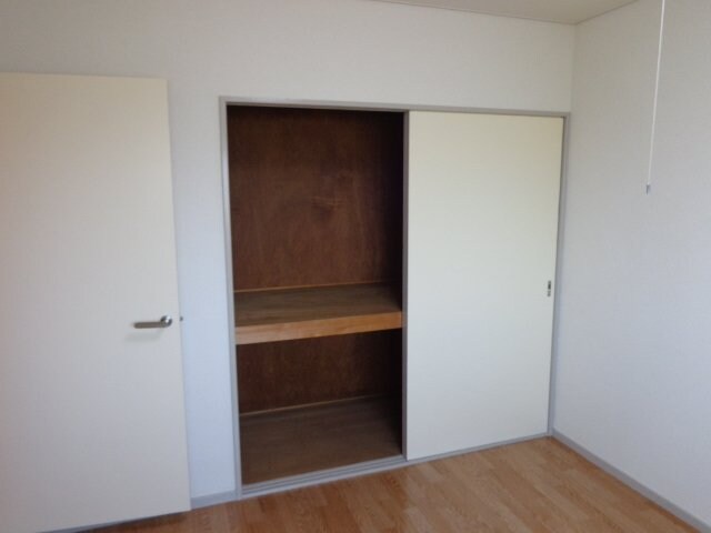 物件内観写真25　(北洋室収納)