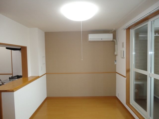 物件内観写真8　(リビング)