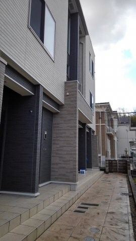 物件外観写真2　(建物の内部です)