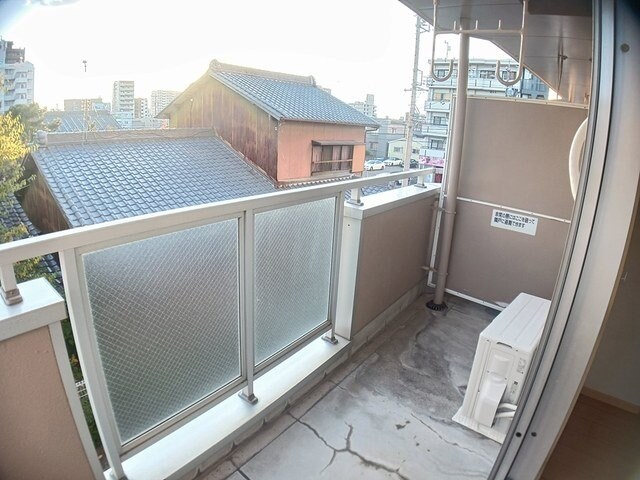 物件内観写真13　(バルコニーがあります)