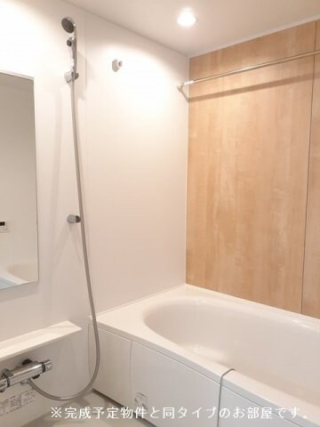 物件内観写真5　(ゆったり過ごせるお風呂です)