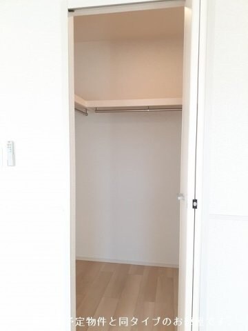 物件内観写真9　(収納スペース豊富です)