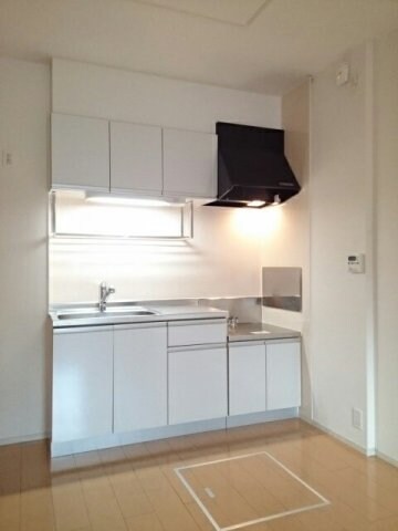 物件内観写真4　(コンパクトなキッチンで掃除もラクラク)