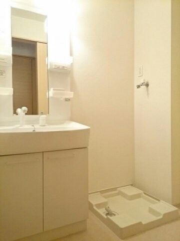 物件内観写真6　(使いやすい洗面所です)