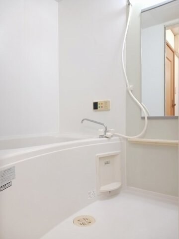 物件内観写真6　(コンパクトで使いやすいお風呂です)