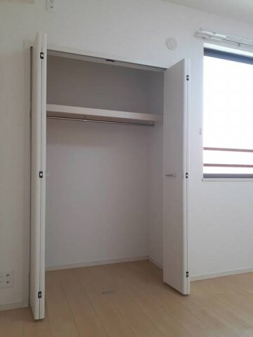 物件内観写真10　(小物を収納するのに便利です)