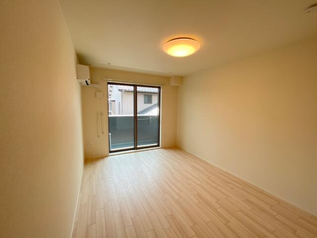 物件内観写真4　(洋室)