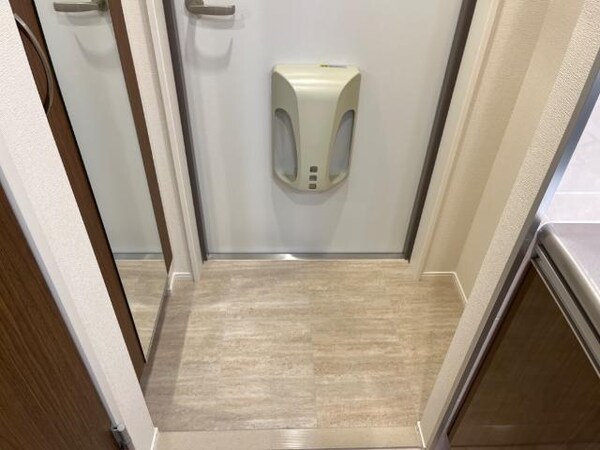 玄関(玄関)