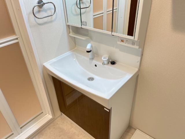 物件内観写真9　(洗髪洗面化粧台)