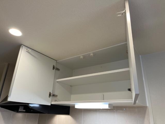 物件内観写真18　(キッチン上部収納)