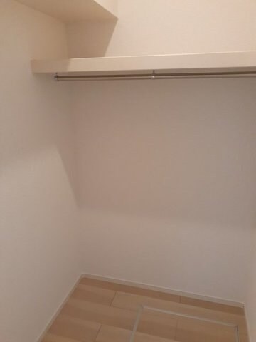 物件内観写真9　(収納のためのスペースです)