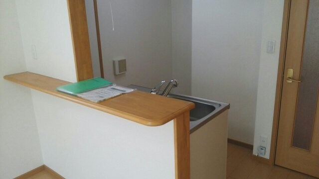 物件内観写真6　(コンパクトなキッチンで掃除もラクラク)