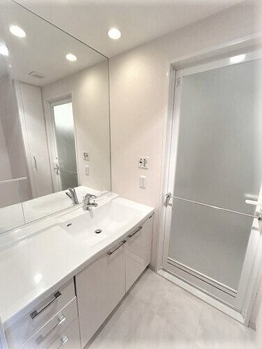 物件内観写真7　(洗面化粧台)