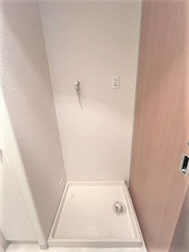 物件内観写真8　(洗濯機置場)