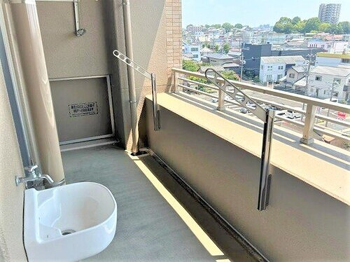 物件内観写真12　(バルコニー(スロップシンクあり))