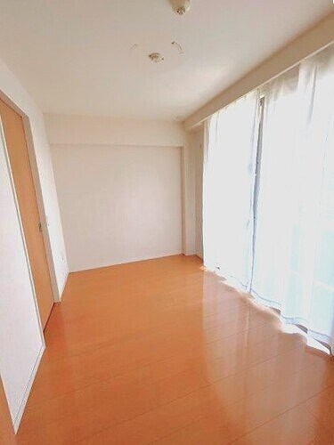 物件内観写真25　(洋室約5.0畳(カーテンは無償貸与品))