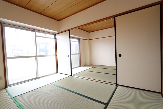 物件内観写真7　(南東和室になります)