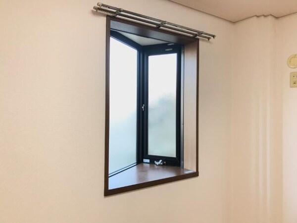 寝室(リビング出窓)