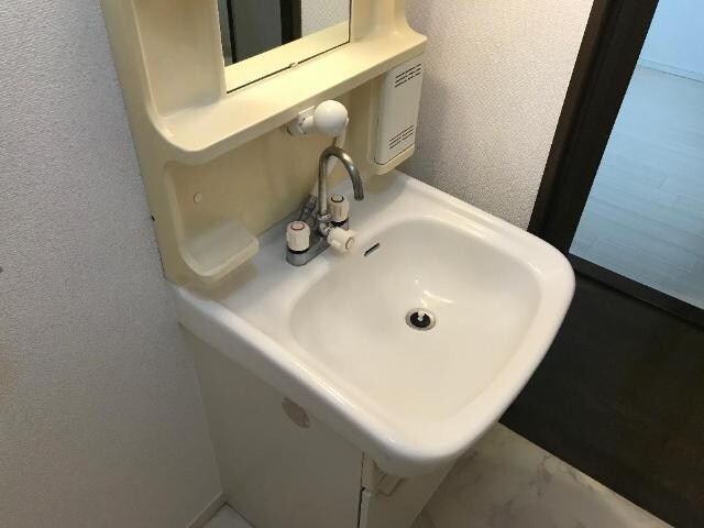 物件内観写真8　(洗髪洗面化粧台)