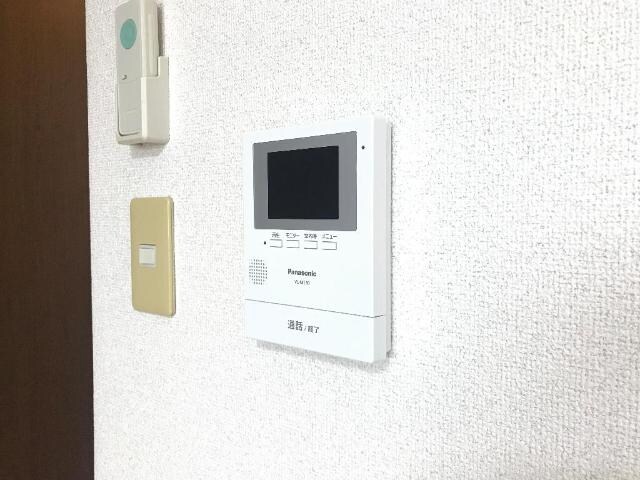 物件内観写真15　(カメラ付インターホン)