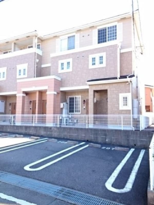 駐車場(駐車場があるので、車を買う予定の方も安心です)