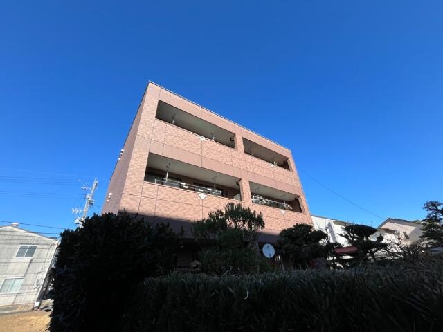 物件外観写真1　(外観写真（昼）)