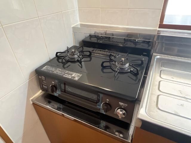 物件内観写真13　(2口ガスコンロ)