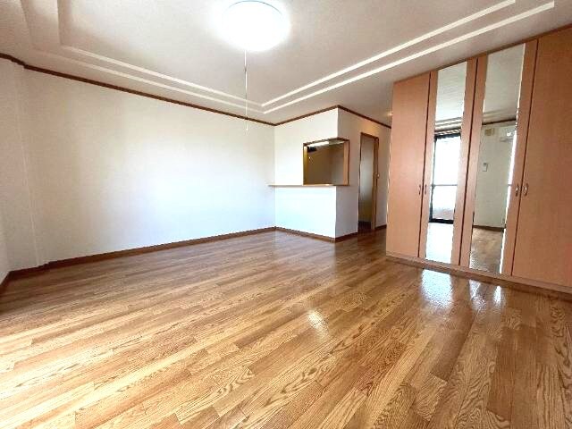 物件内観写真3　(室内)