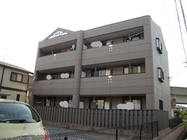 物件外観写真1　(外観写真（昼）)