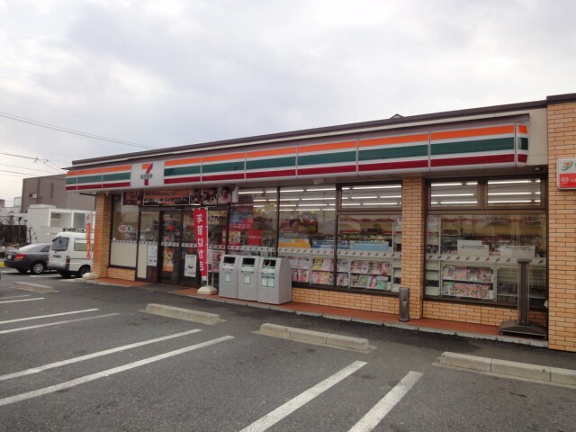物件外観写真8　(セブンイレブン清洲西田中店まで498ｍ)