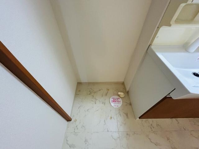 物件内観写真11　(洗濯機置場)