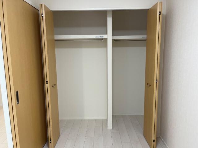 物件内観写真14　(クローゼット)