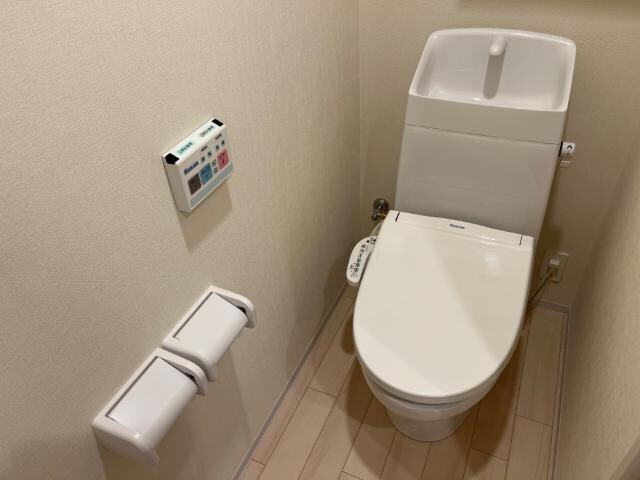 物件内観写真21　(シャワー付トイレ)