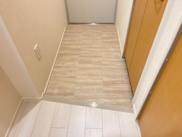 物件内観写真26　(玄関)
