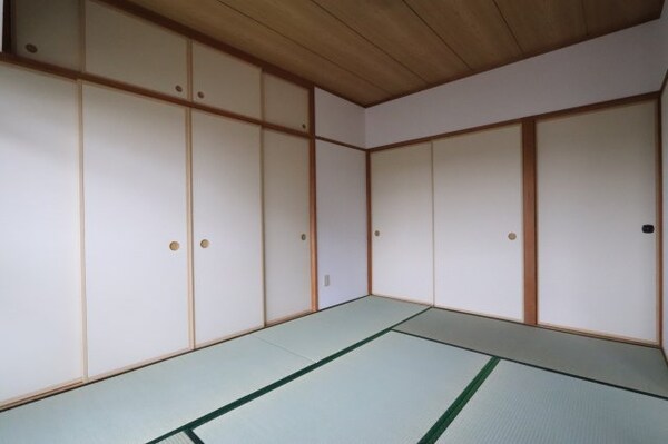 和室(※別部屋のお写真で、現況優先と致します。)