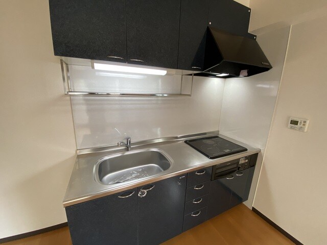 物件内観写真7　(ＩＨ式コンロ1ケ口、電気式2ケ口)