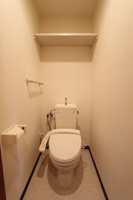 物件内観写真11　(洗浄便座付です)