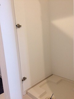 物件内観写真13　(洗濯機置場)