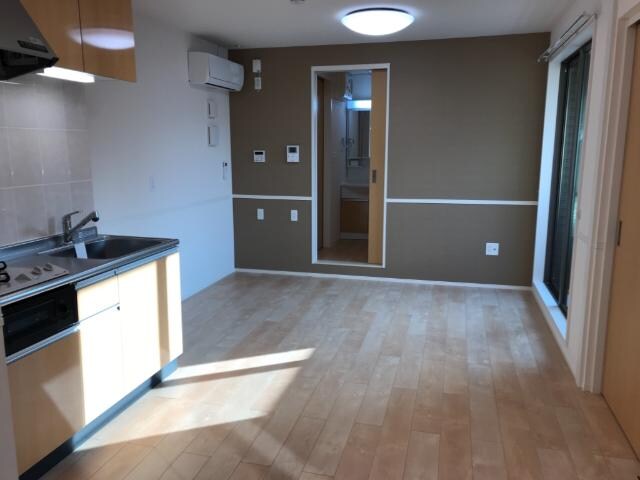 物件内観写真3　(リビング)