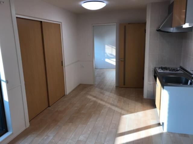 物件内観写真4　(リビング)