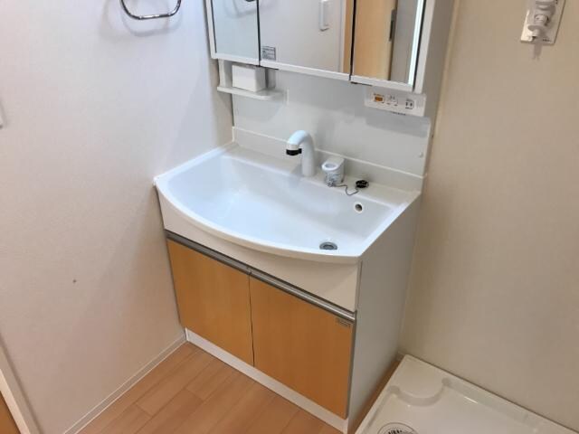 物件内観写真7　(洗髪洗面化粧台)