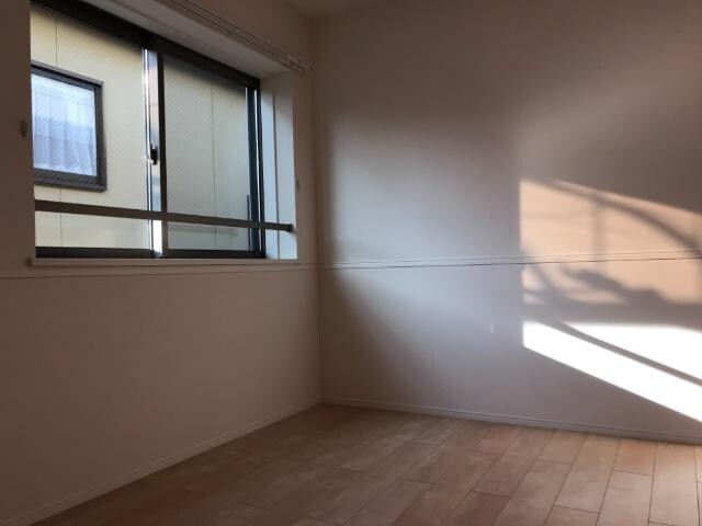 物件内観写真12　(洋室)