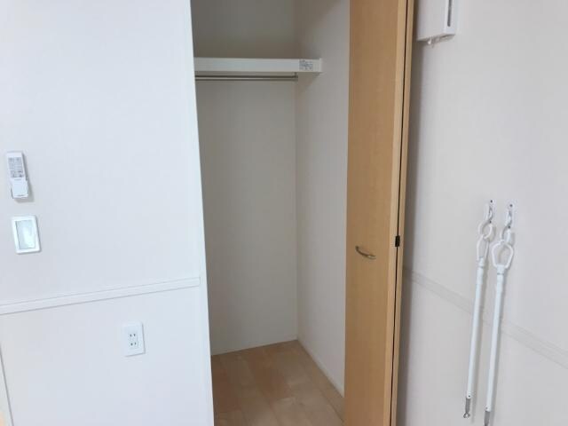 物件内観写真13　(クローゼット)