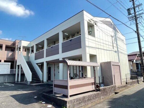 エントランス(外観写真（昼）)