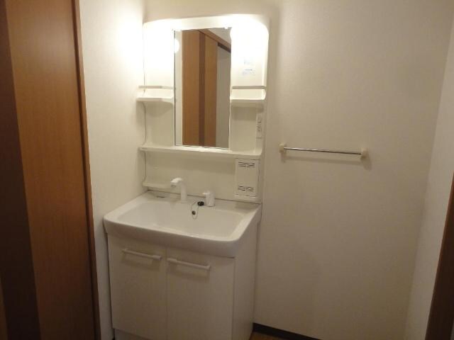 物件内観写真5　(洗髪洗面化粧台)