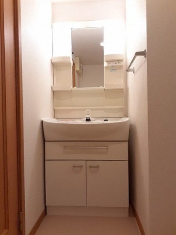 洗面・脱衣所(コンパクトで使いやすい洗面所)
