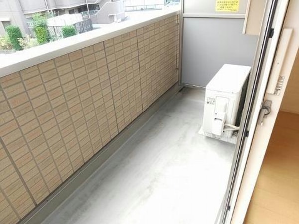 バルコニー(室内写真は別部屋の写真です。)