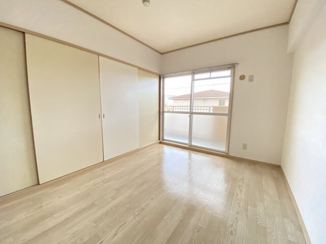 物件内観写真4　(※別部屋のお写真で、現況優先と致します。)