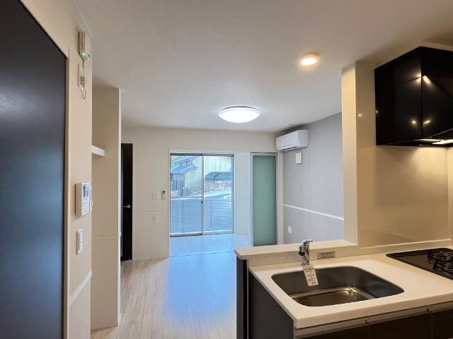 物件内観写真4　(リビング)