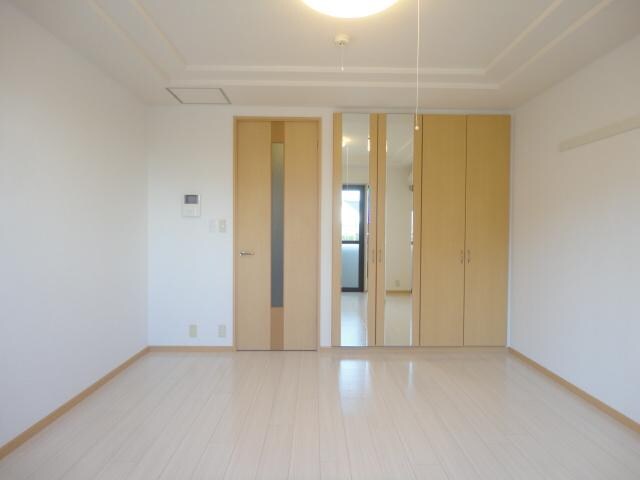 物件内観写真4　(洋室)